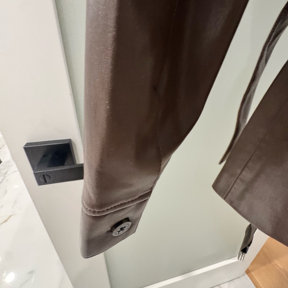 ELIE TAHARI
Belted Faux Leather Shirt Jacket Women's Brown vegan Jacket size xs - Picture 8 of 9